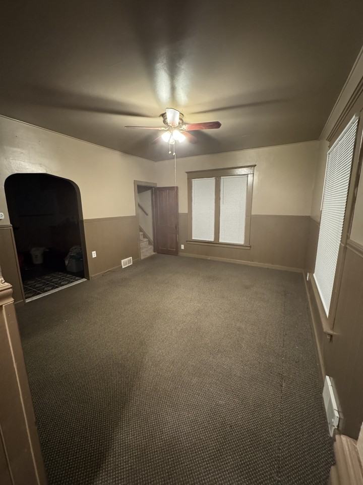 204 Independence Ave S #NA - Photo 4 of 20