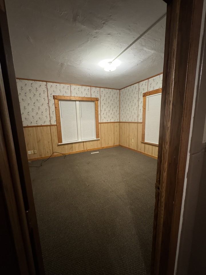 204 Independence Ave S #NA - Photo 7 of 20