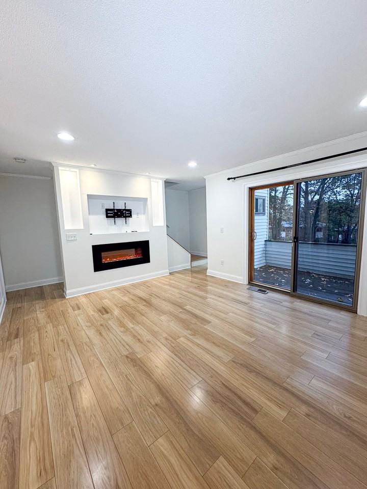 285 Queen Ter #8K - Photo 2 of 17