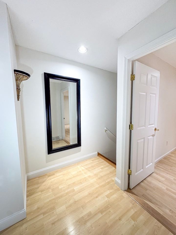 285 Queen Ter #8K - Photo 3 of 17