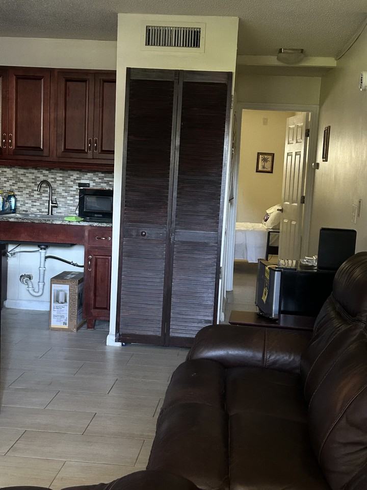 2501 Harn Blvd #H17 - Photo 4 of 8