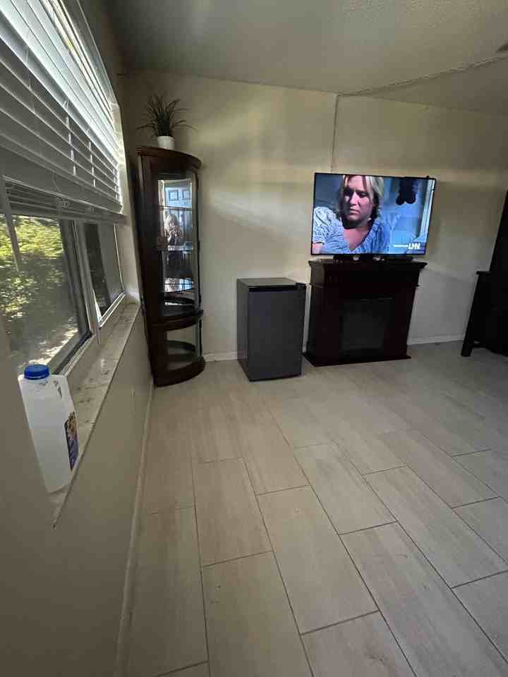 2501 Harn Blvd #H17 - Photo 3 of 8