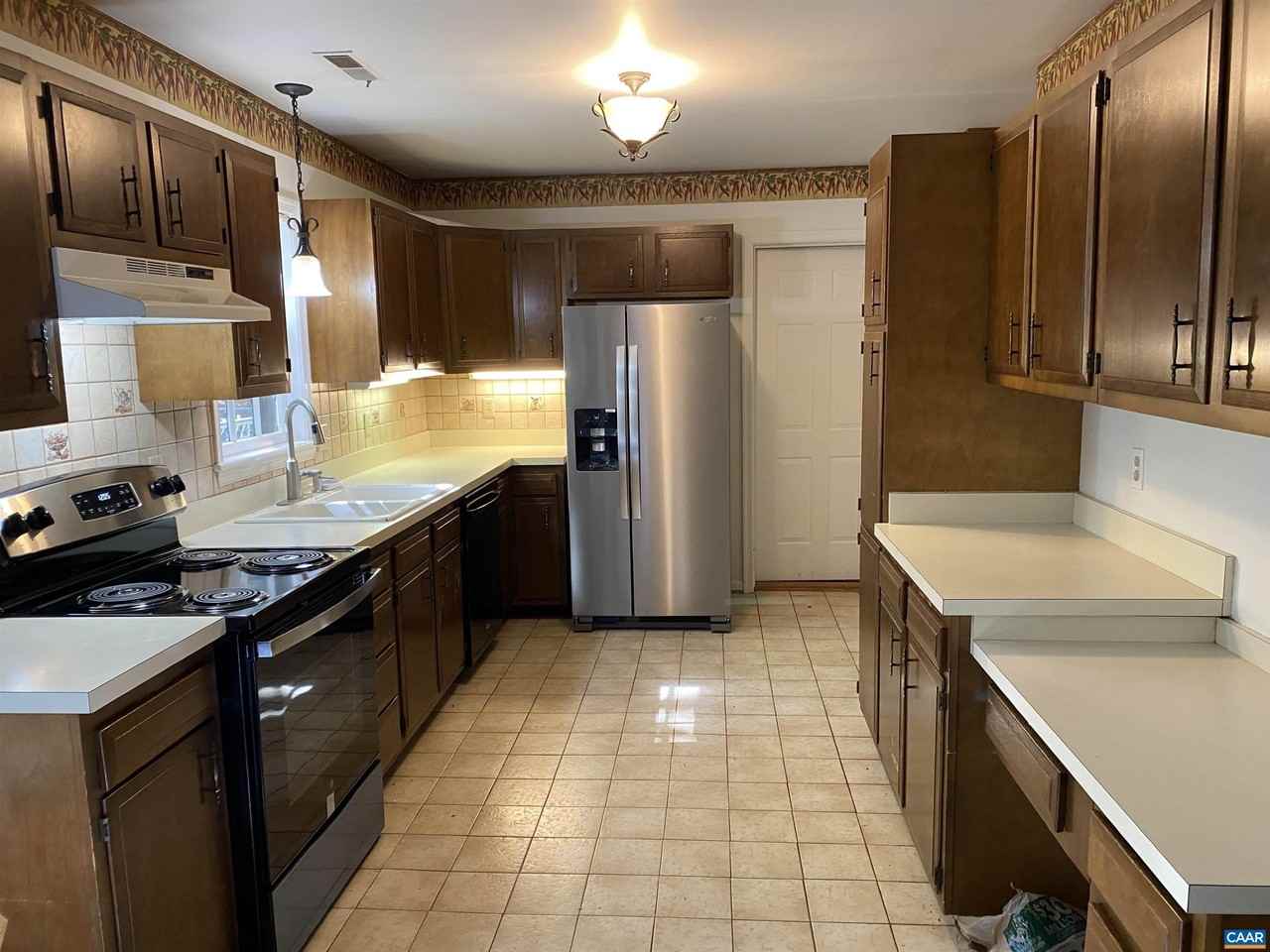 1390 Earlysville Forest Dr - Photo 5 of 14