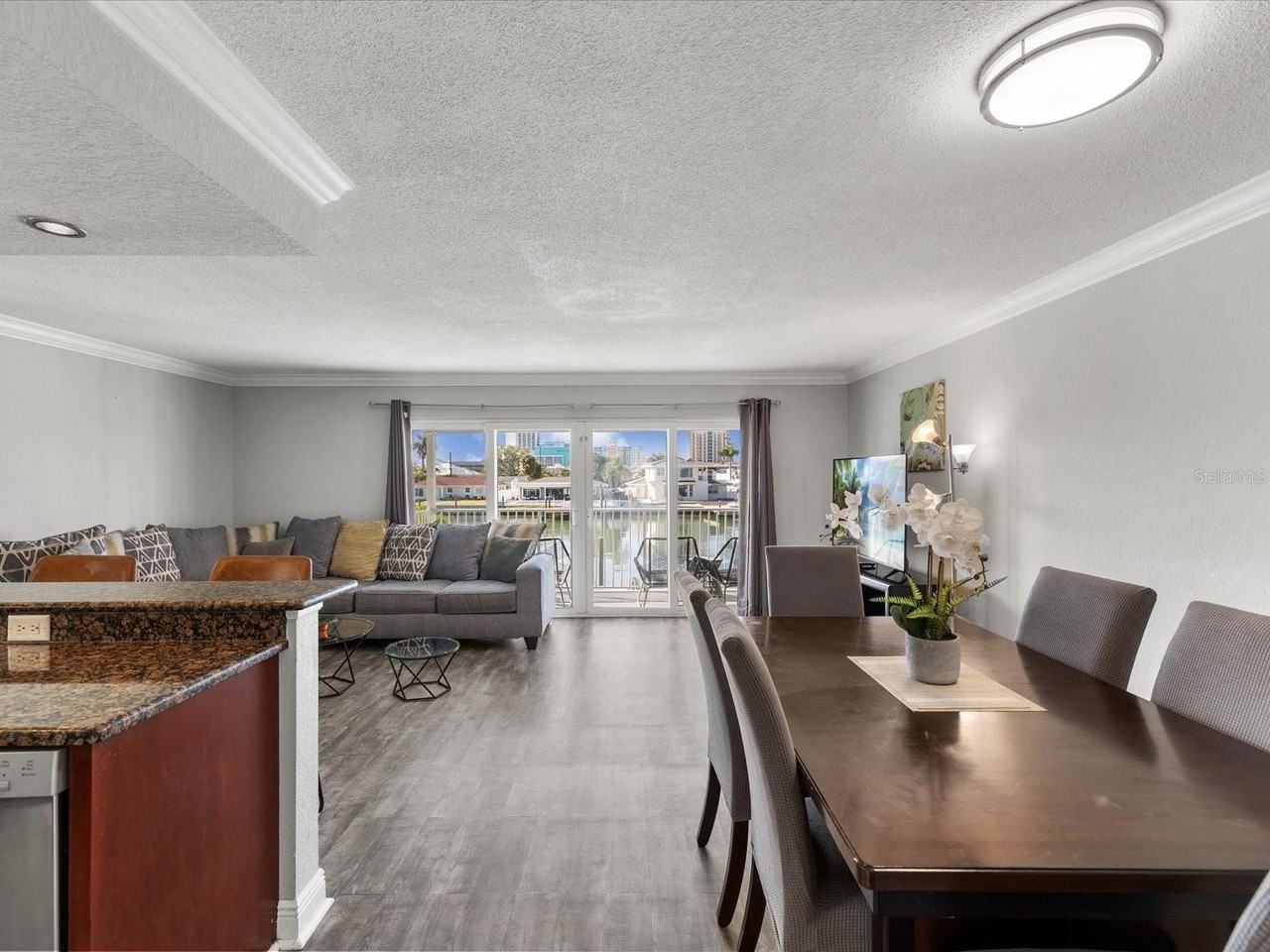 185 Brightwater Dr - Photo 5 of 50