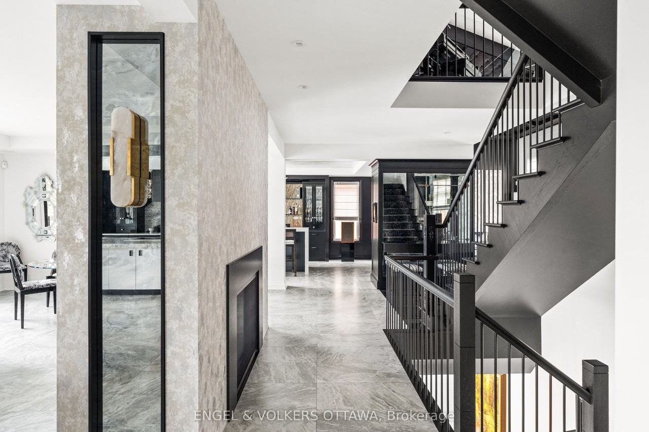 151 Winding Way - Photo 4 of 50