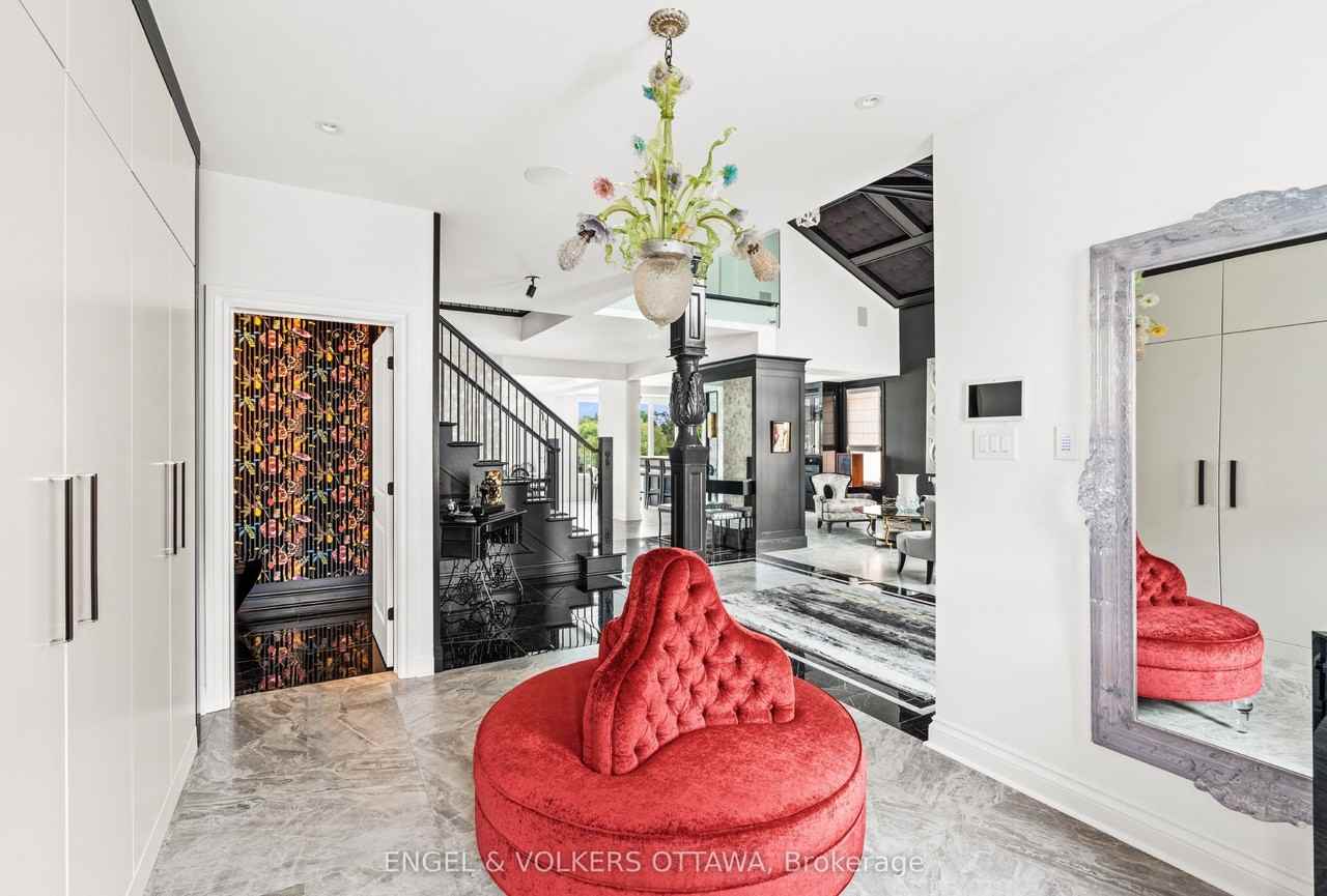 151 Winding Way - Photo 7 of 50