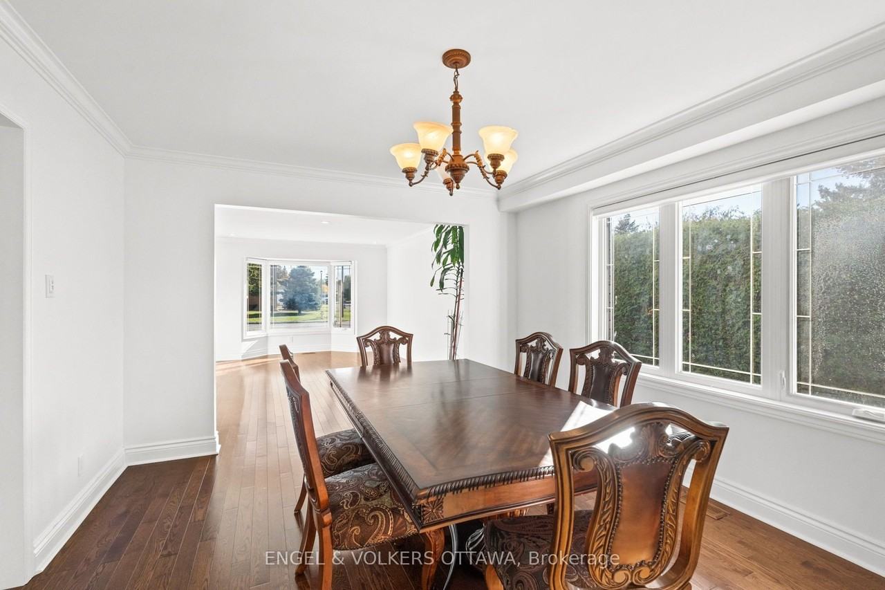 841 Montcrest Dr - Photo 7 of 42