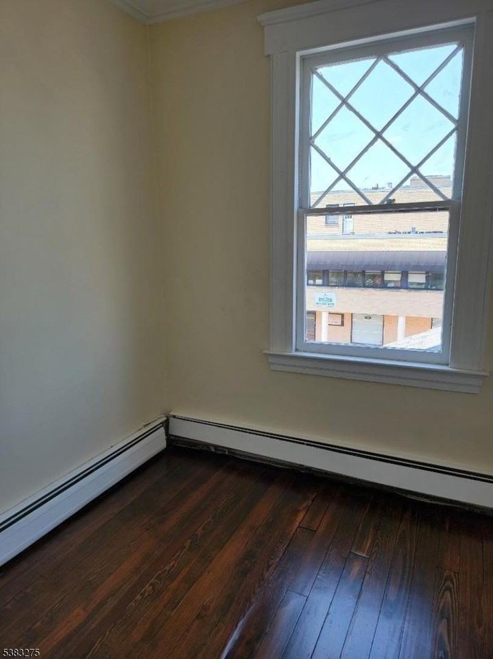 70 Valley St - Photo 6 of 18