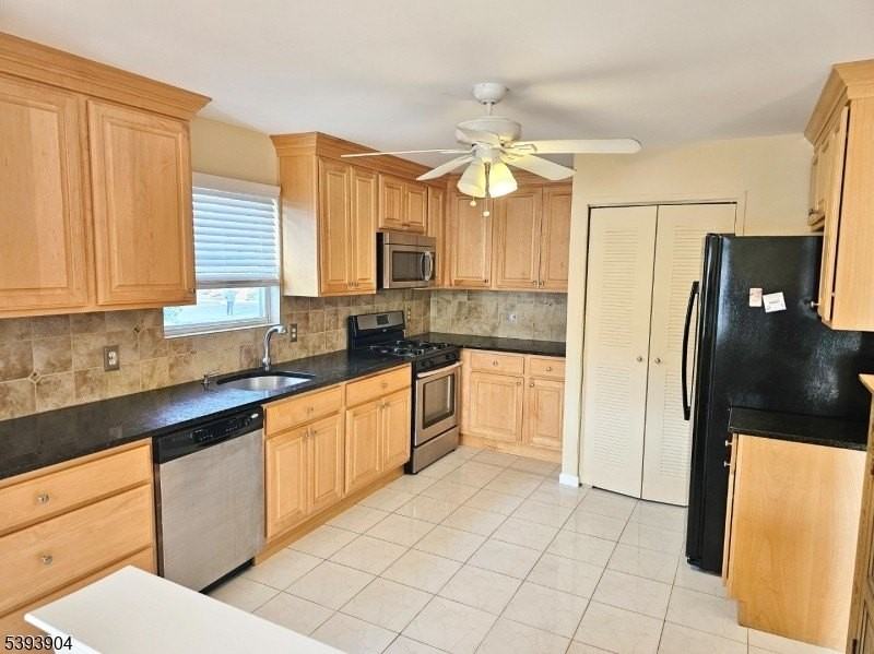 1 Frankie Ln - Photo 4 of 16