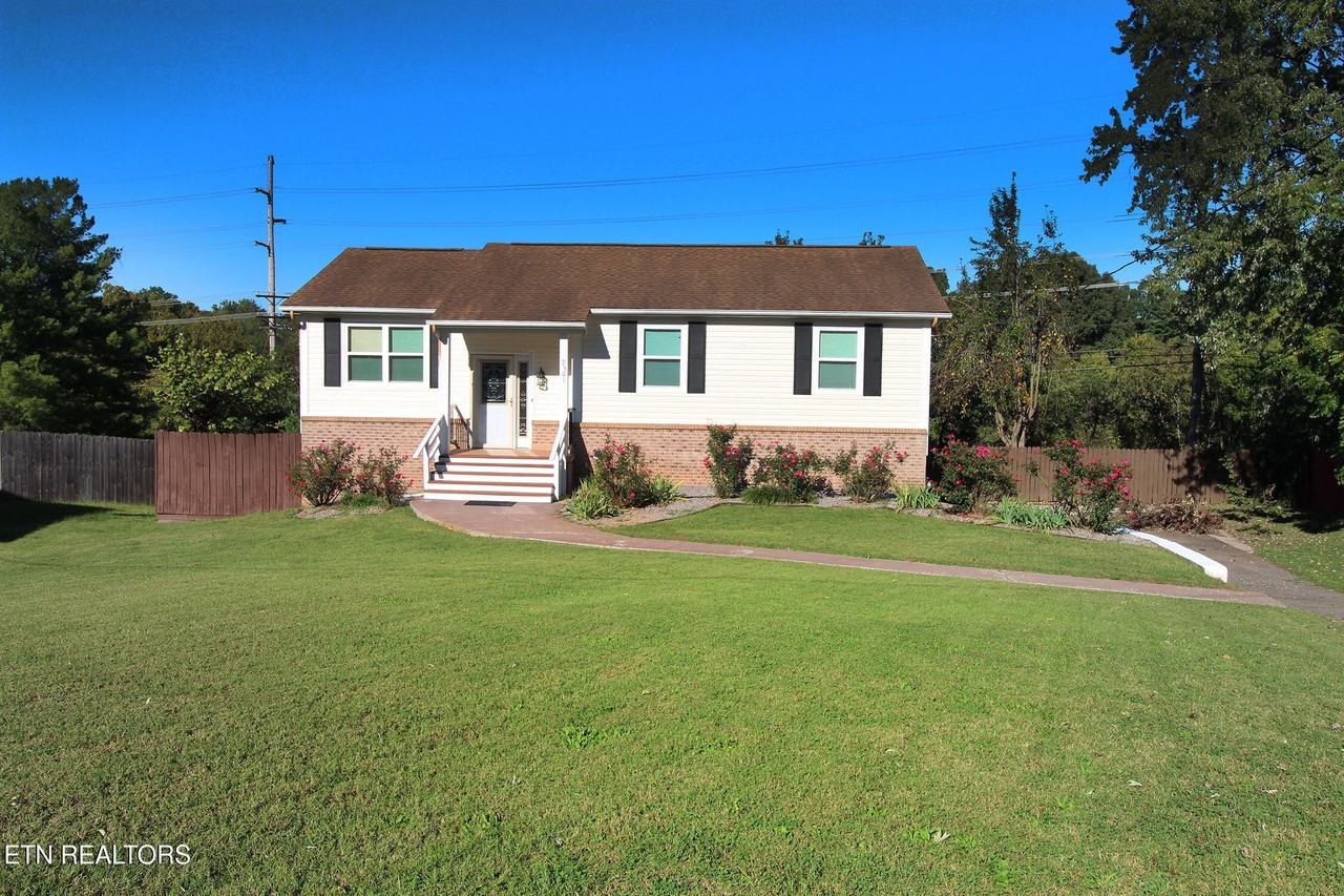 9301 Oakshire Cir - Photo 2 of 39