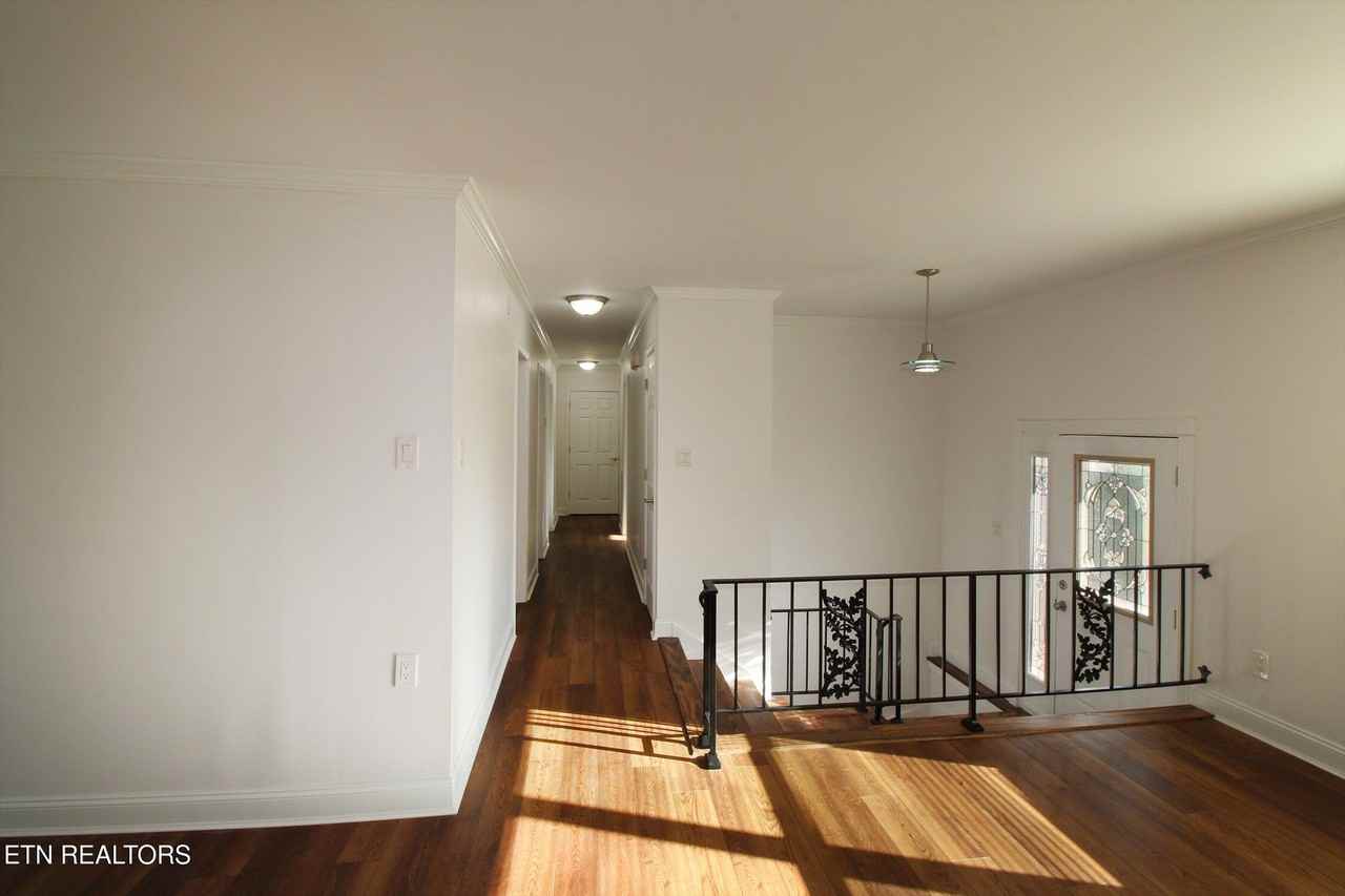 9301 Oakshire Cir - Photo 6 of 39