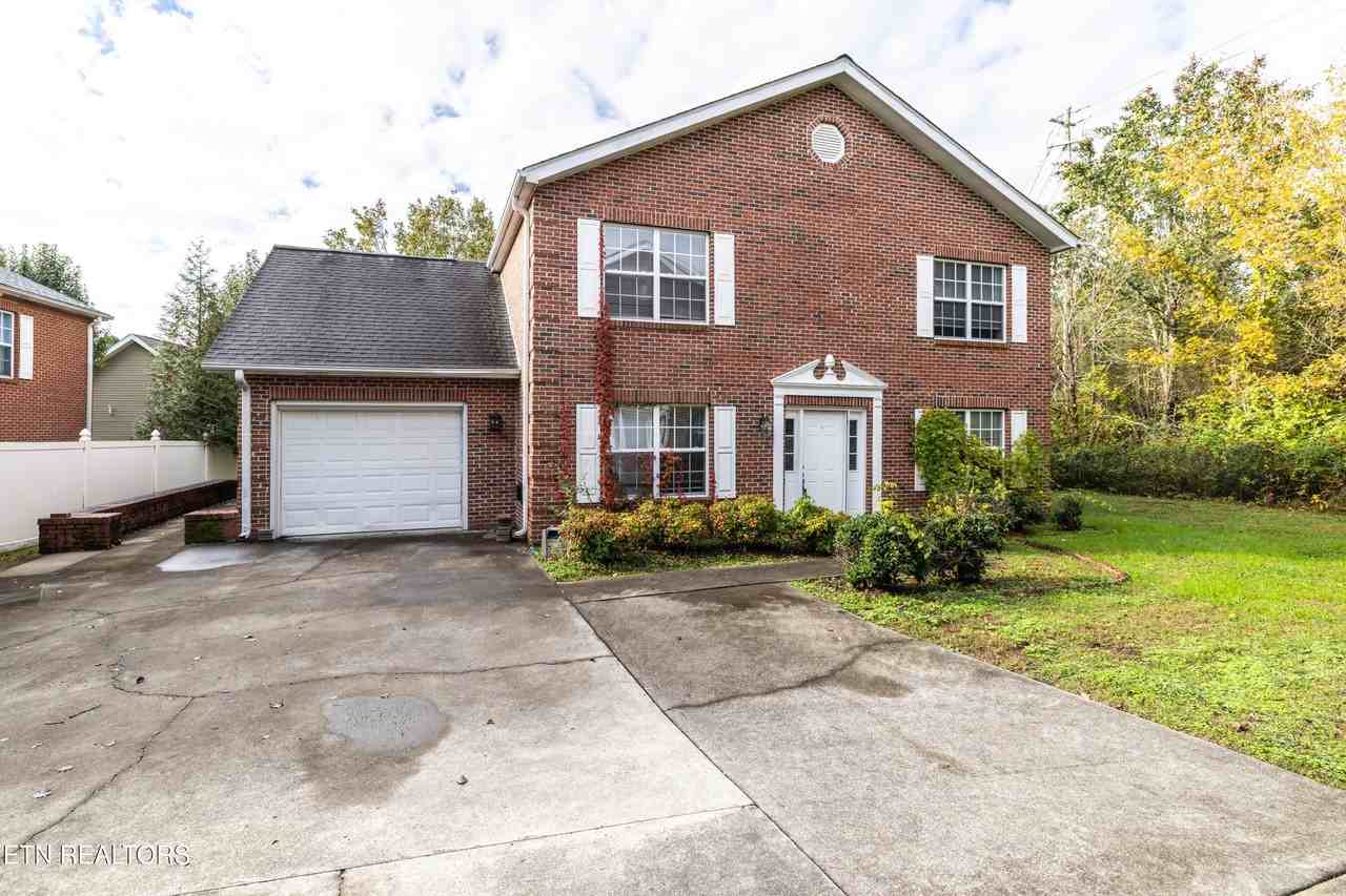 203 Sweet Gum Ln - Photo 2 of 38