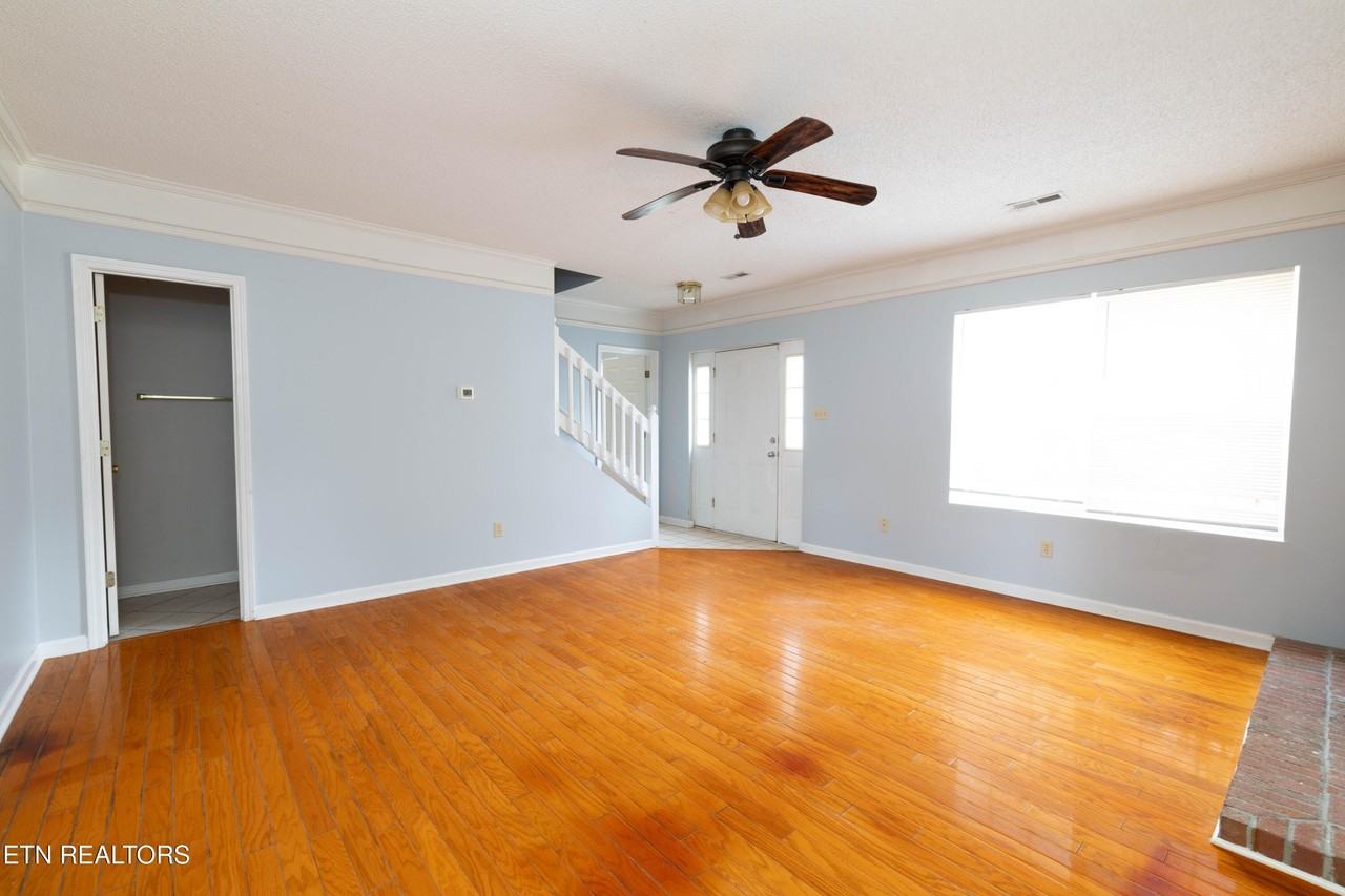 203 Sweet Gum Ln - Photo 7 of 38