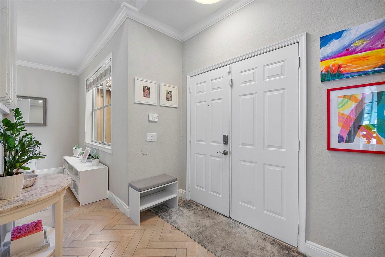 604 Stanton Dr - Photo 3 of 8