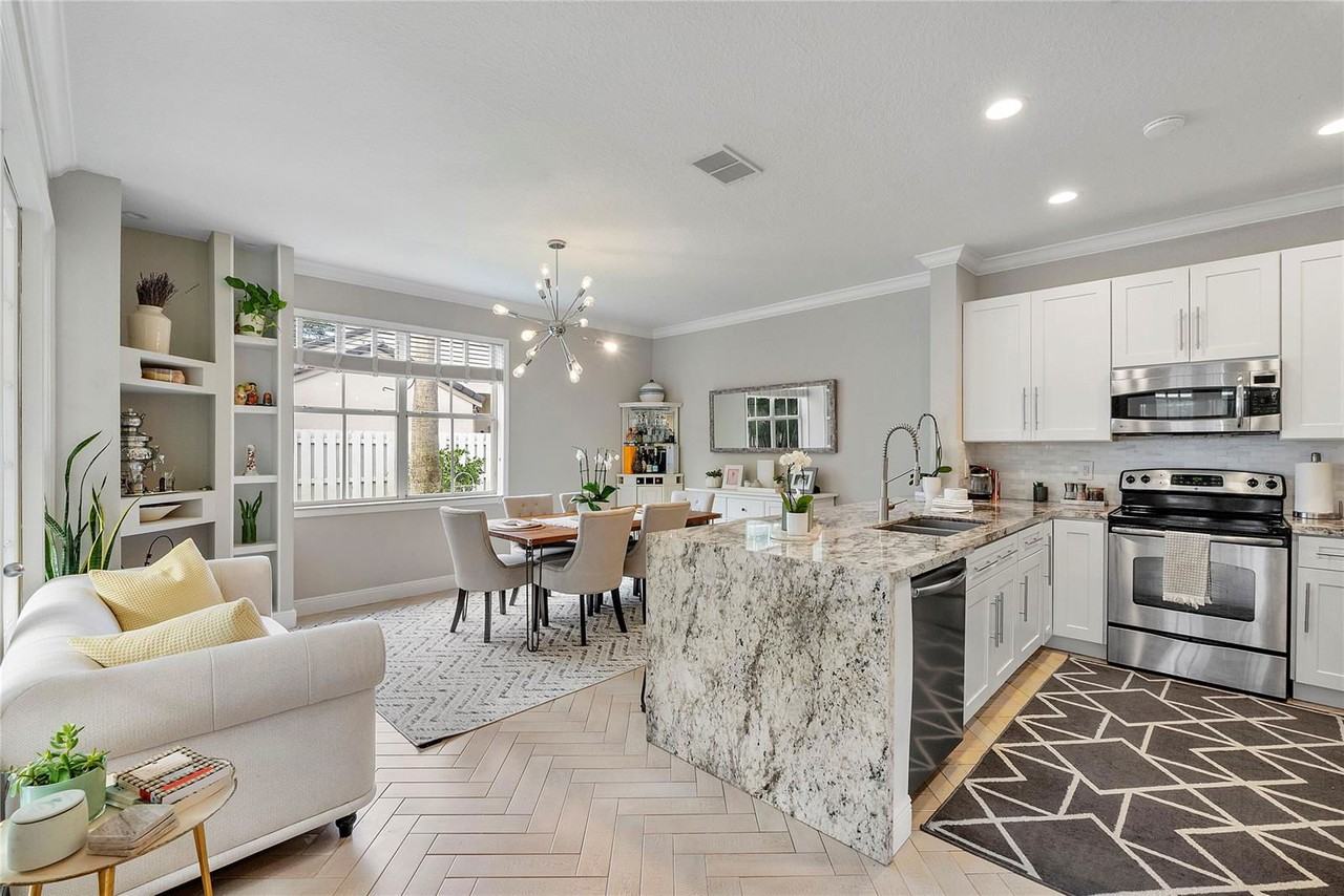 604 Stanton Dr - Photo 5 of 8