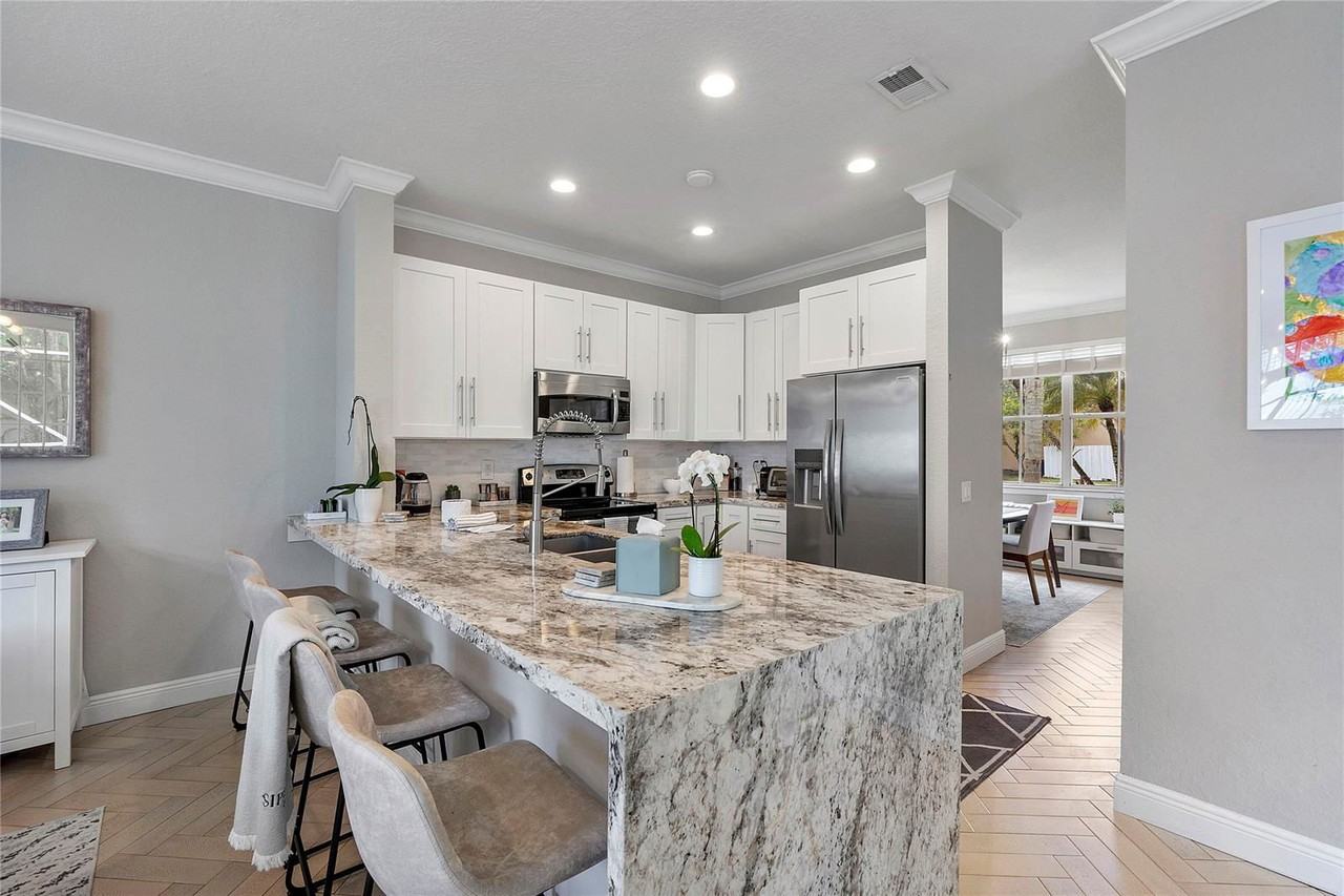 604 Stanton Dr - Photo 6 of 8