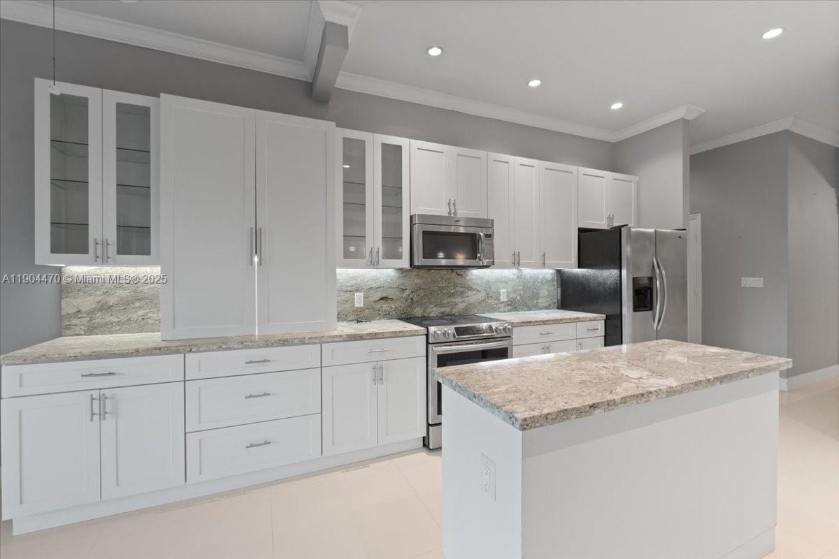 16640 Nw 86th Ct - Photo 7 of 8