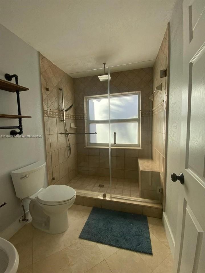 7830 Southwest 161st Place - Photo 7 of 18