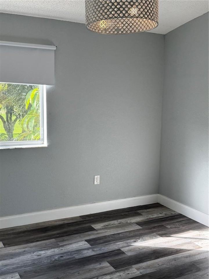 13914 Sw 178th St #13914 - Photo 4 of 22