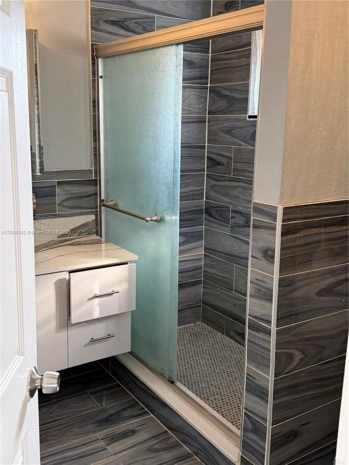 13914 Sw 178th St #13914 - Photo 5 of 22