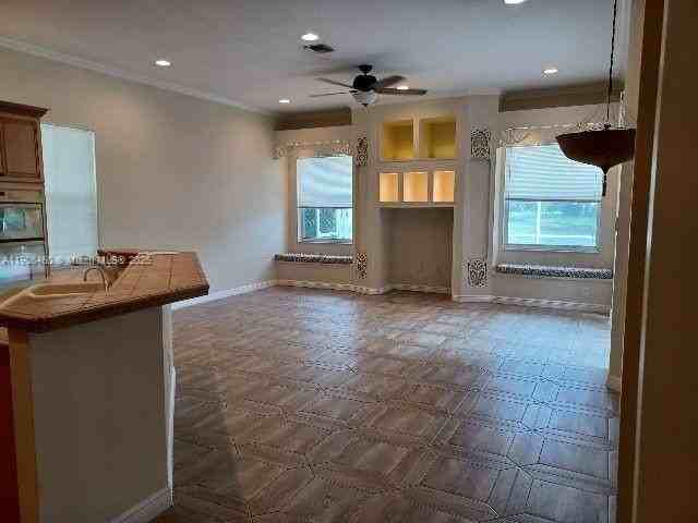 6539 Stonehurst Circle - Photo 3 of 14