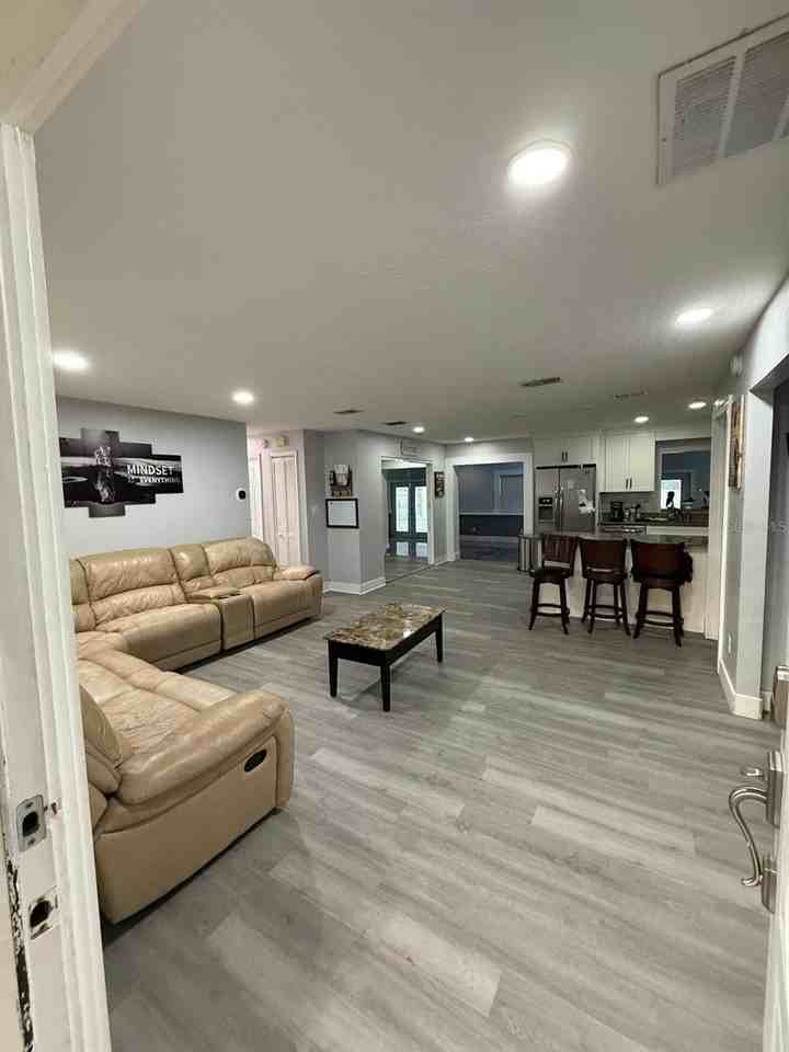 2201 Hickory Wood Ct - Photo 3 of 20