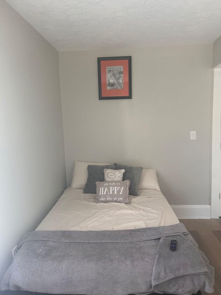 East 86th Street - Photo 6 of 35