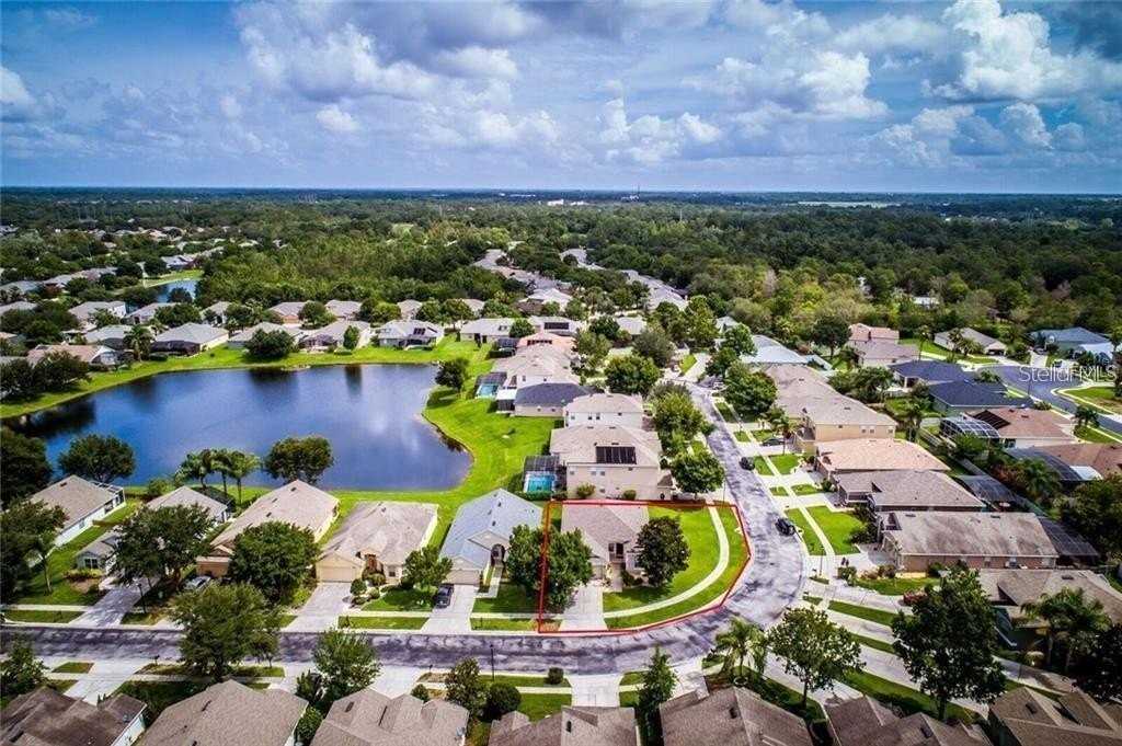 2672 Bellewater Pl - Photo 4 of 24