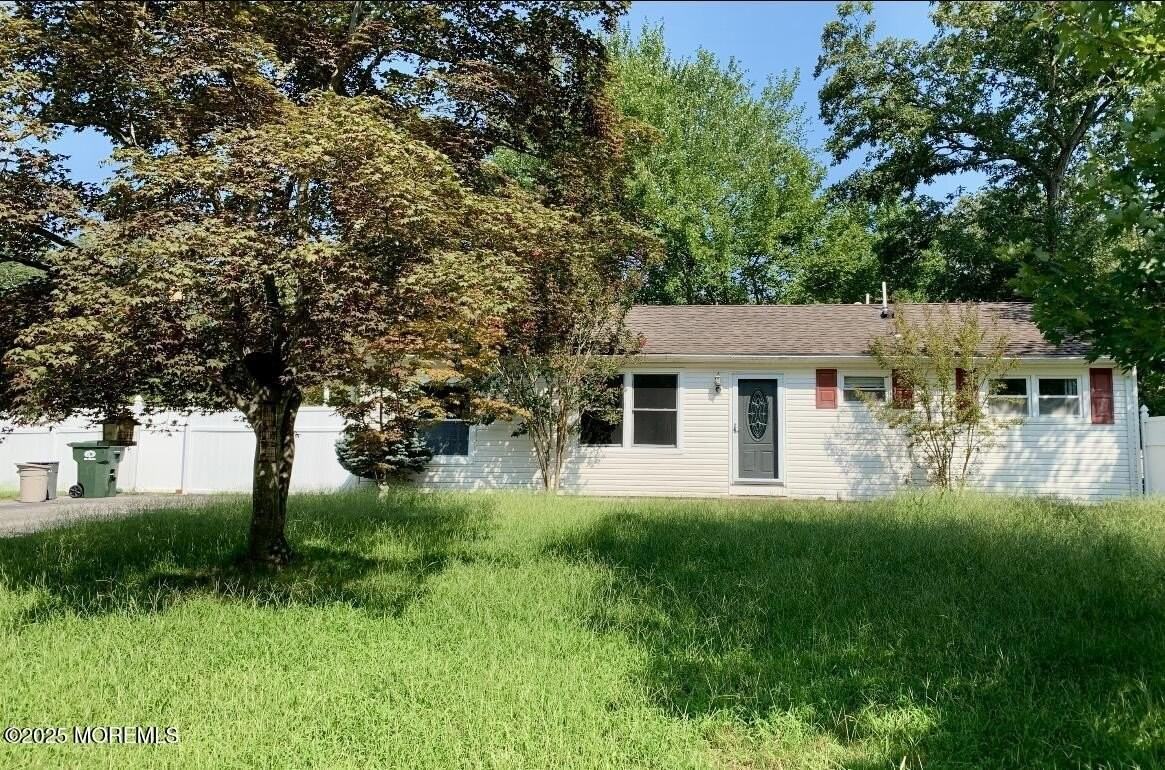 10 Oakwood Dr - Photo 2 of 13