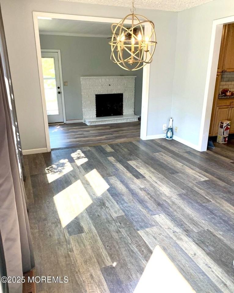 10 Oakwood Dr - Photo 3 of 13