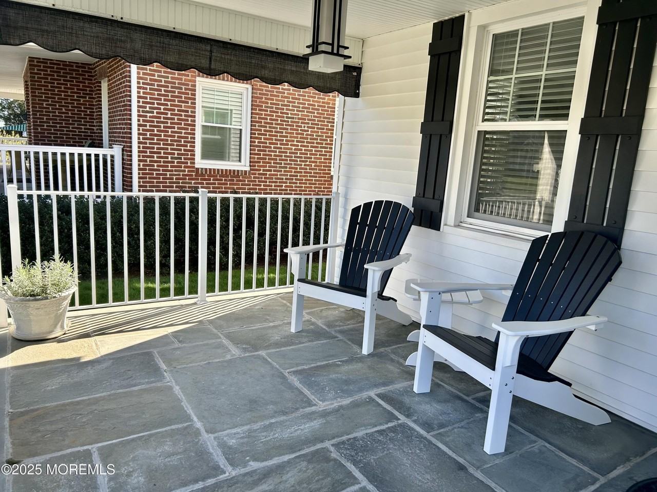 303 Evergreen Avenue - Photo 3 of 25