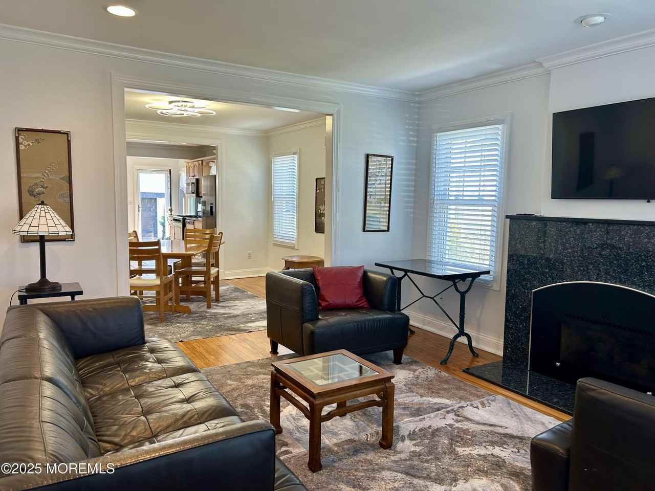 303 Evergreen Avenue - Photo 4 of 25