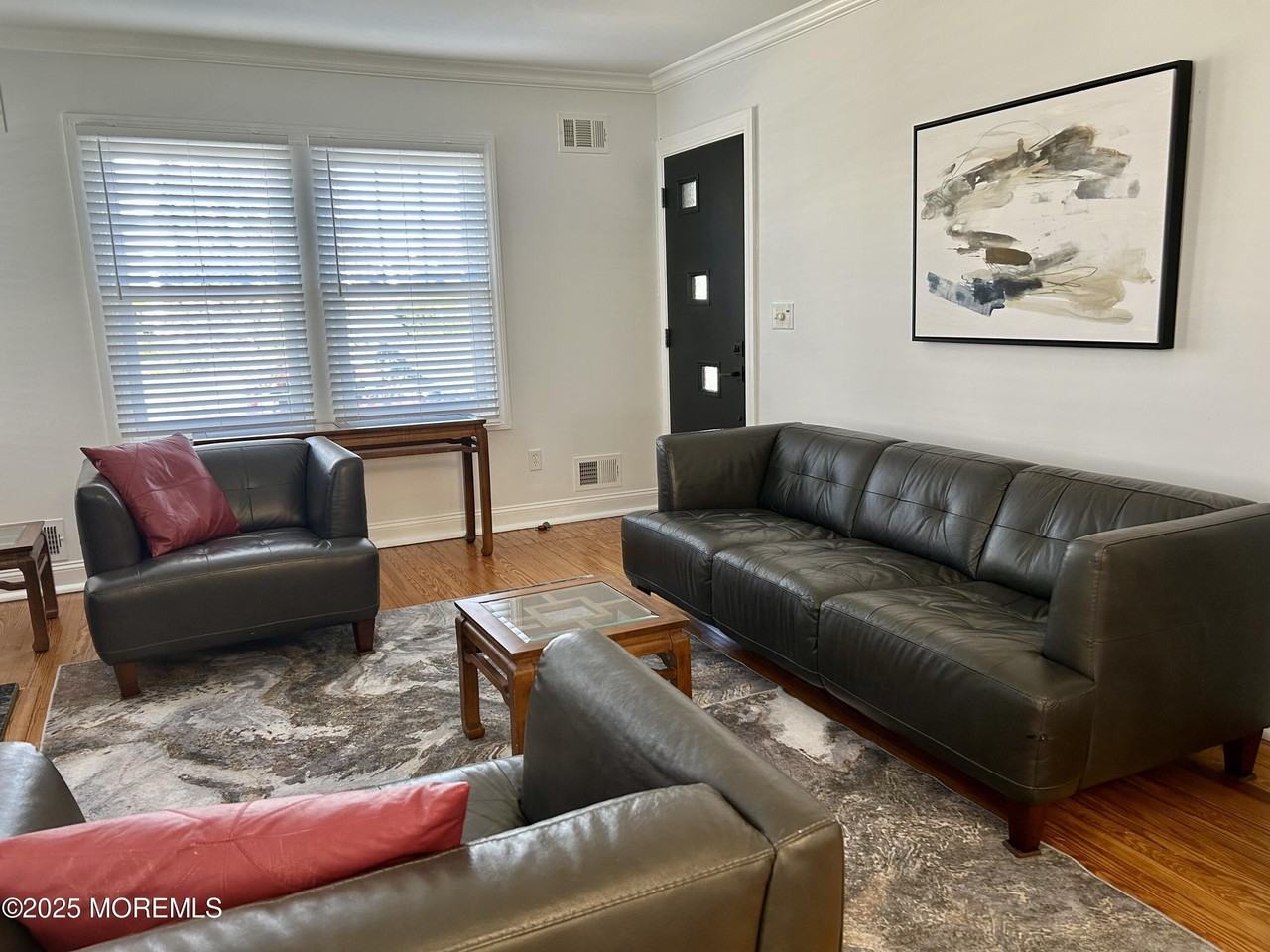 303 Evergreen Avenue - Photo 5 of 25