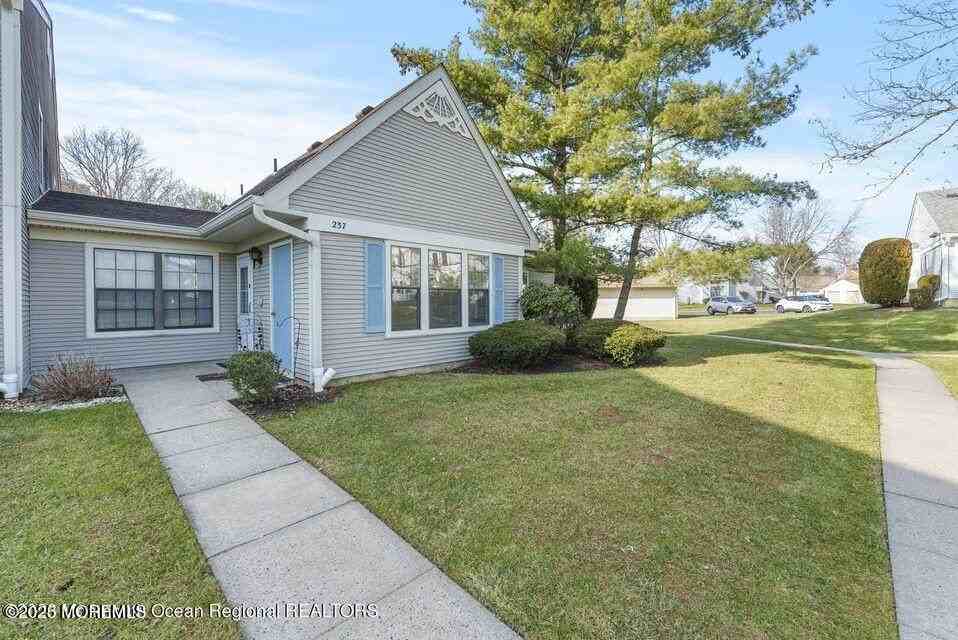 237 Wycoff Way W Unit 237 #237 - Photo 2 of 28