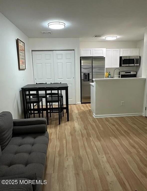 28 Delavan Ct #28 - Photo 2 of 10