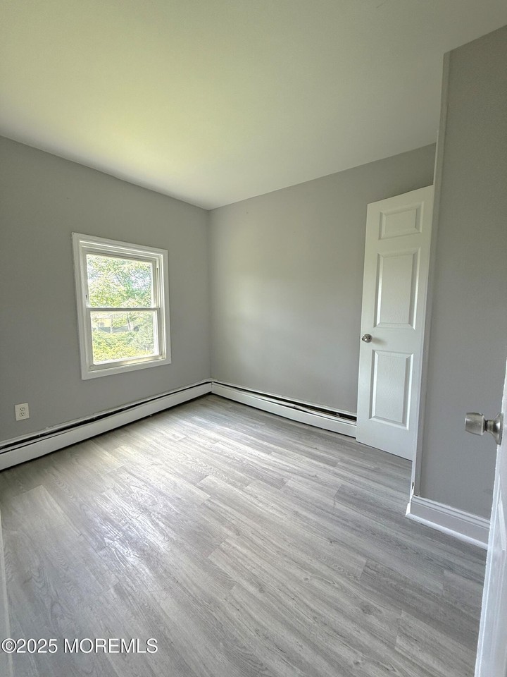 152 Long Branch Avenue #4 - Photo 3 of 7