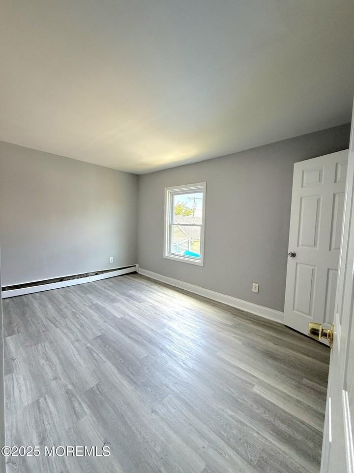 152 Long Branch Avenue #4 - Photo 4 of 7