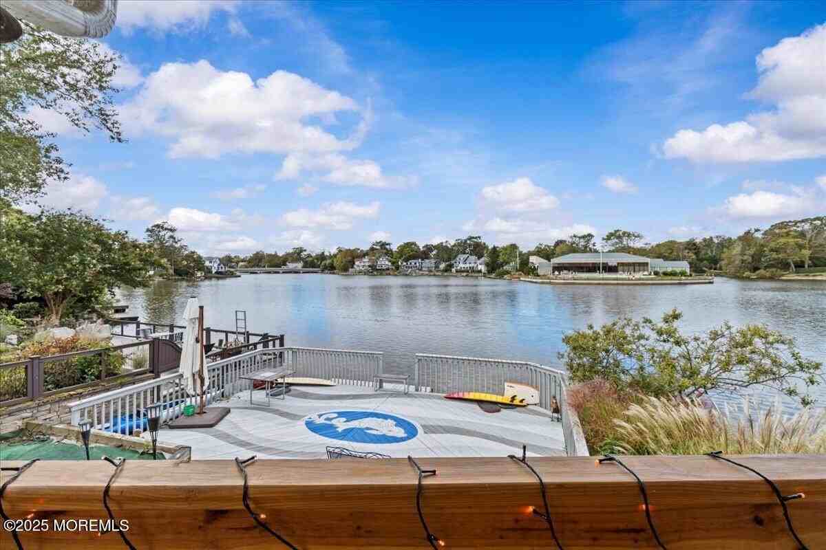 1503 Comstock St - Photo 4 of 39