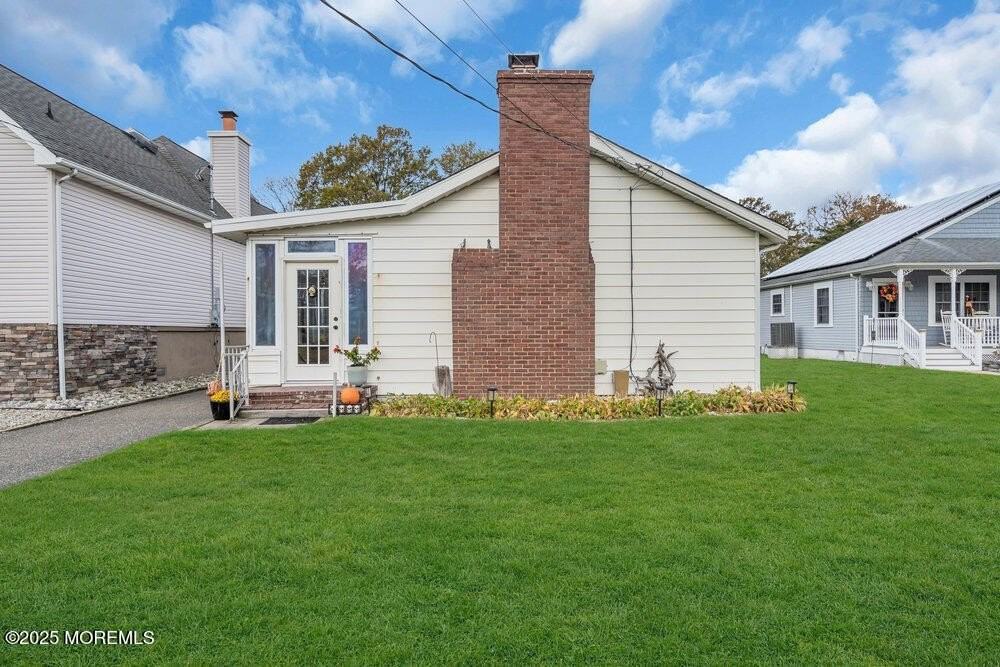 228 Fischer Blvd - Photo 2 of 36