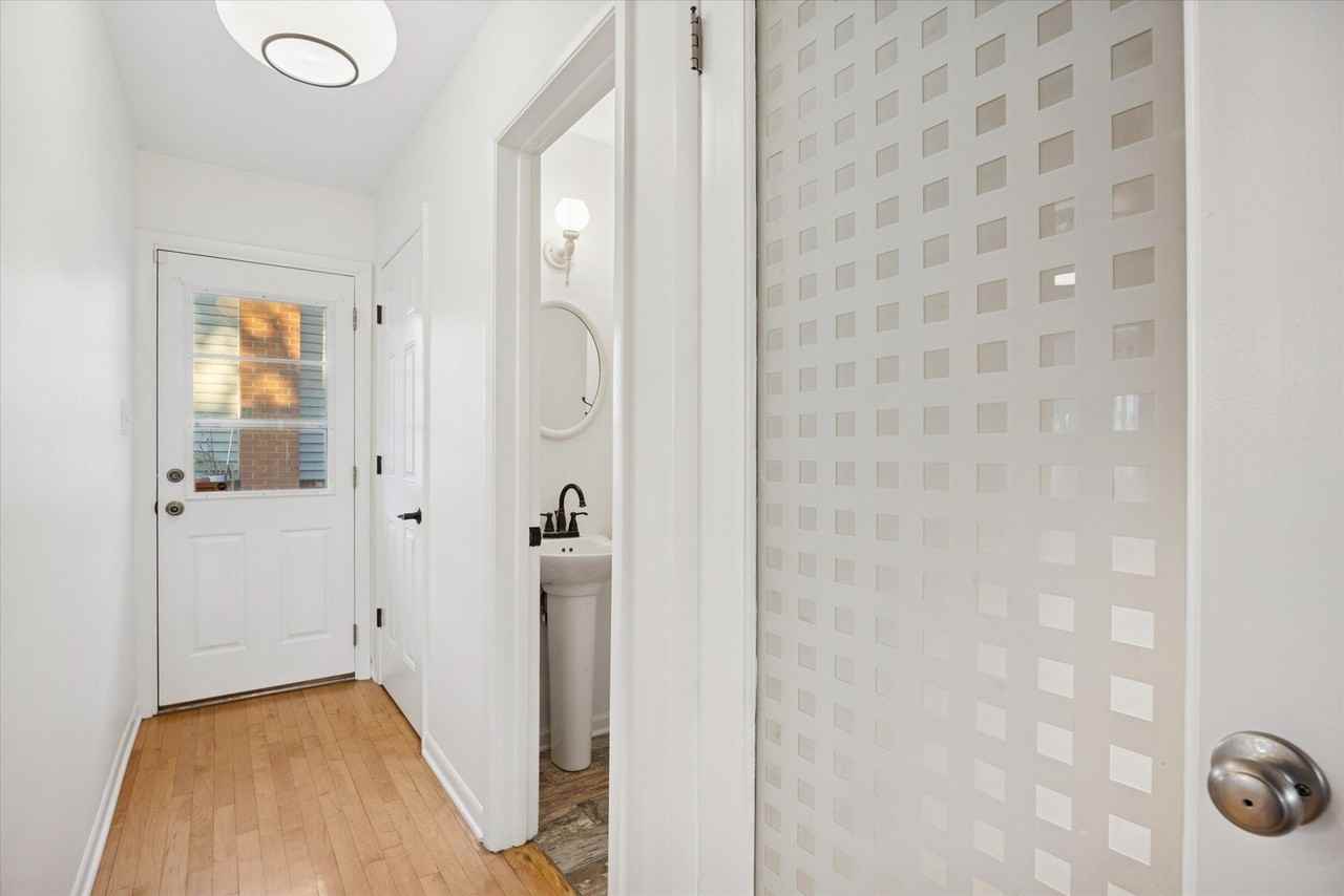 1340 Oak St - Photo 7 of 17