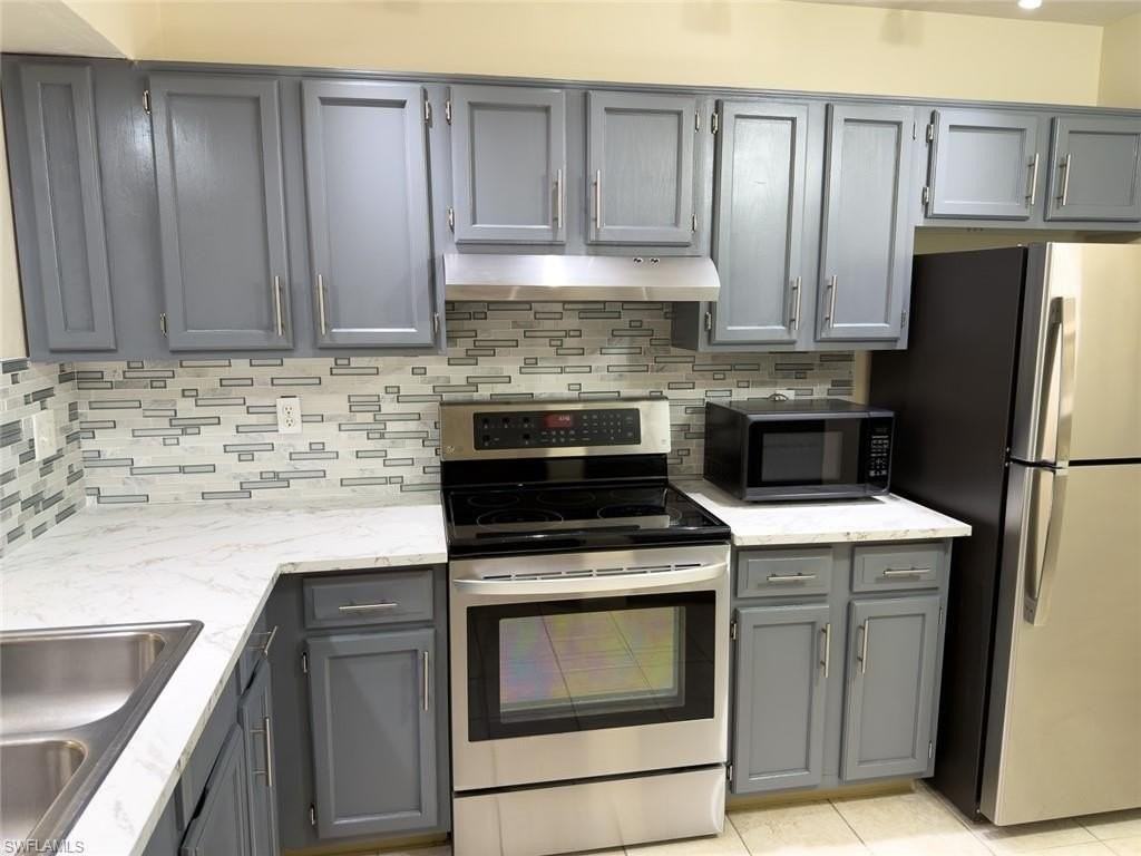 1801 Courtyard Way #D201 - Photo 4 of 37