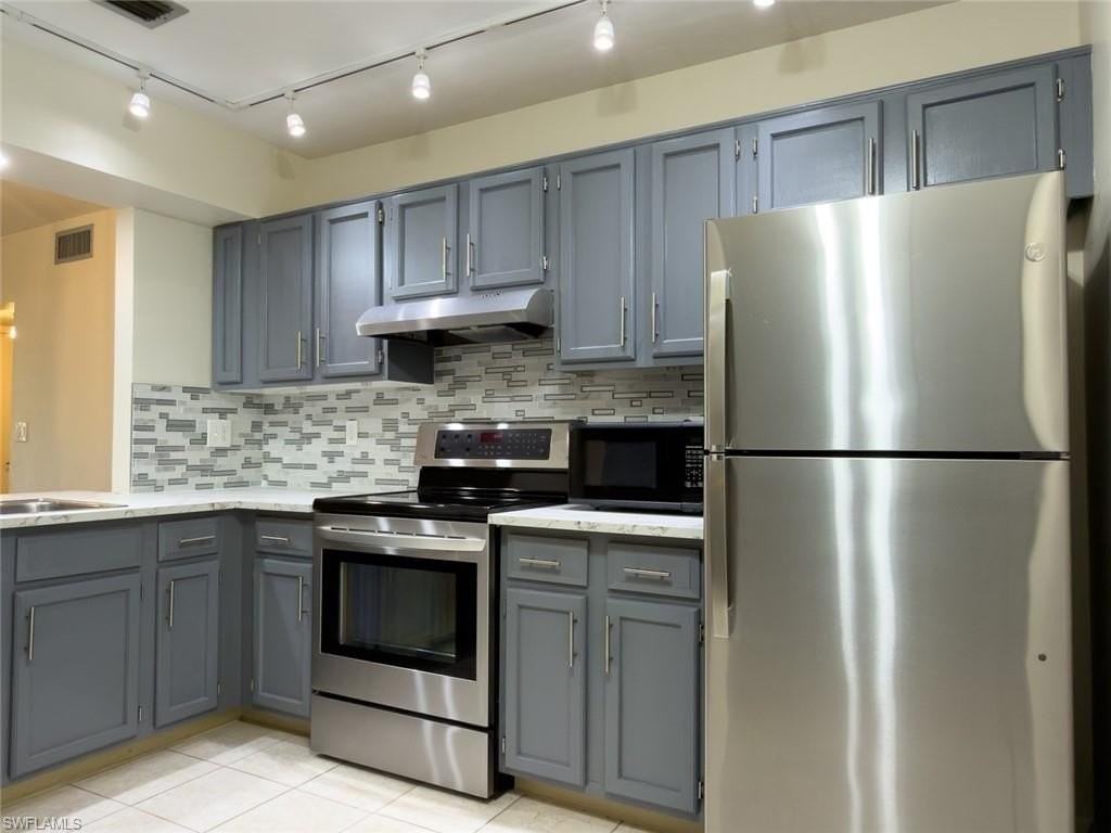 1801 Courtyard Way #D201 - Photo 5 of 37