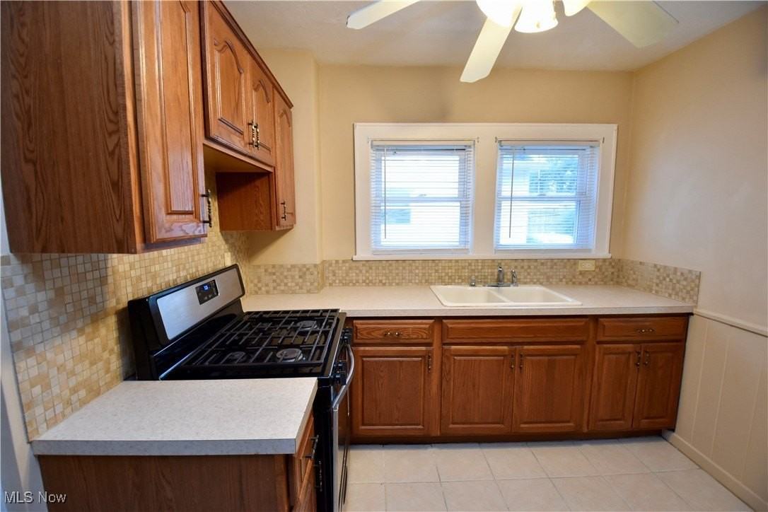 1660 Glenmount Ave - Photo 6 of 32