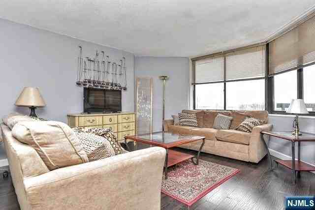 216 Harmon Cove Towers 216 - Photo 7 of 16