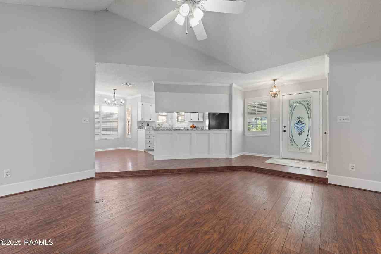 115 Meadow Glen Drive - Photo 7 of 26