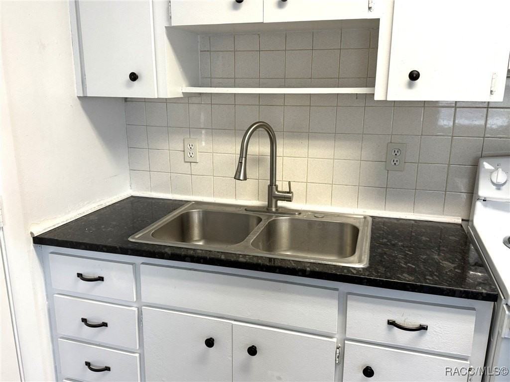 6348 S Suncoast Blvd Unit 6 #6 - Photo 5 of 13