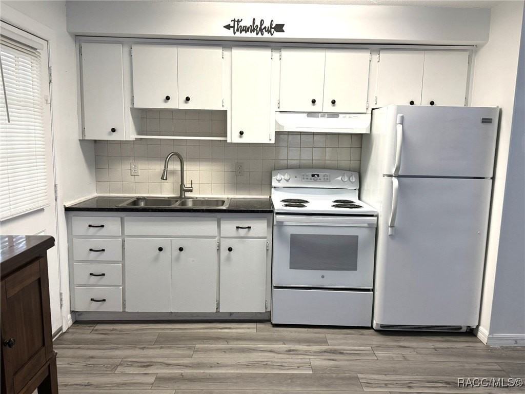 6348 S Suncoast Blvd Unit 6 #6 - Photo 6 of 13