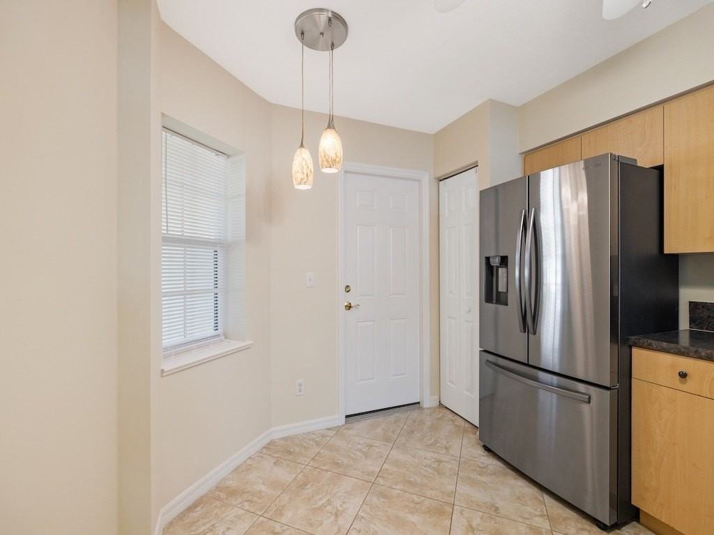 497 7th St - Photo 6 of 36