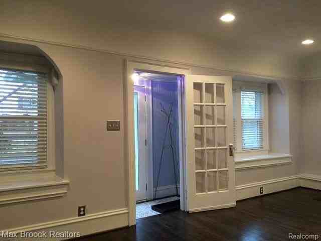 115 East Lincoln Street - Photo 2 of 17