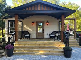 featured image of 624 Monroe St